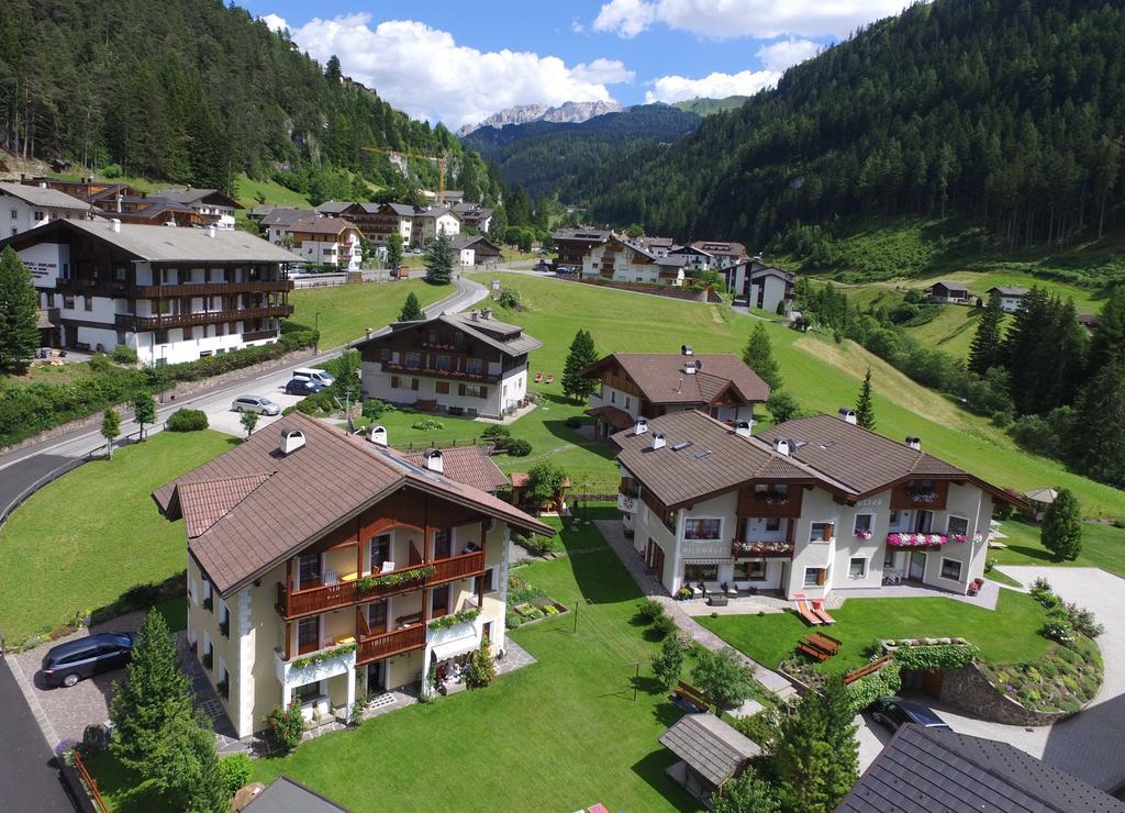 Apartments Vaiolet Santa Cristina Val Gardena Exterior photo