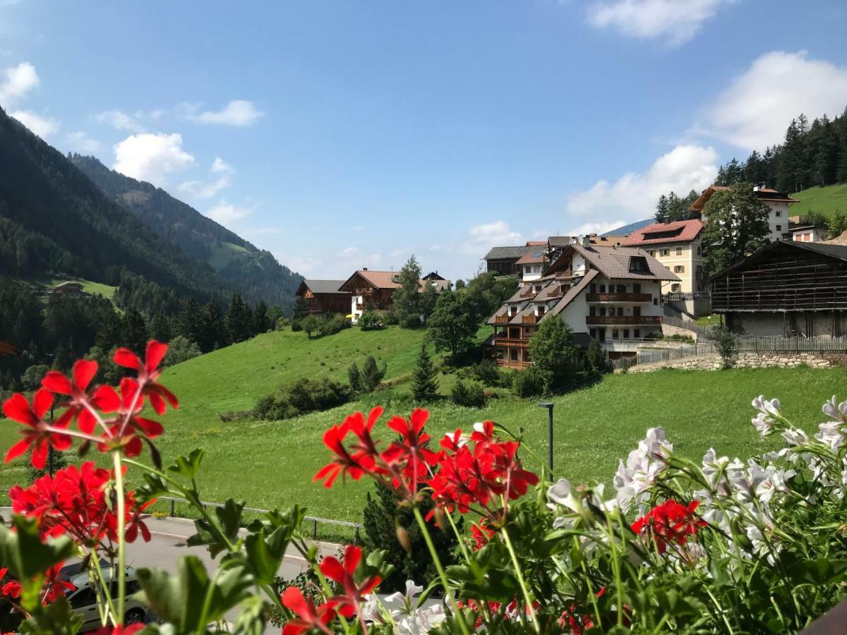 Apartments Vaiolet Santa Cristina Val Gardena Exterior photo
